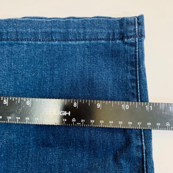 Lane Bryant Womens Cropped Jeans Size 16 Blue Mid Rise Wide Leg Flex Magic Waist - Picture 10 of 12